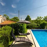 Villa Alemka - Island Of Krk By Guide Gostinjac