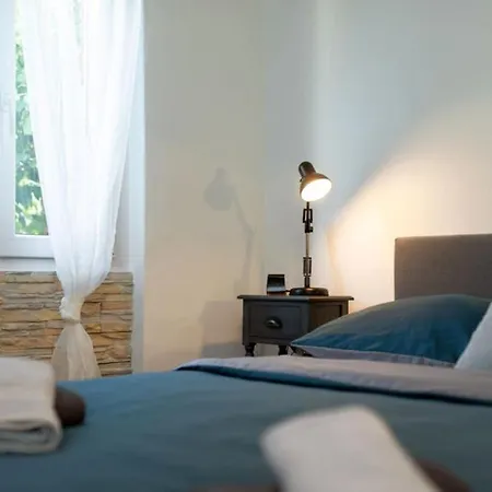 Alemka - Island Of Krk By Guide 빌라